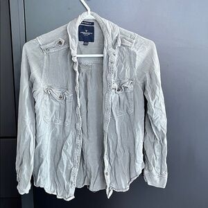 American Eagle Boyfriend Fit Button-Up Shirt – Size S in Light Grey